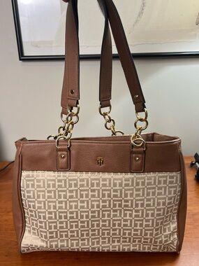 Tommy Hilfiger monogram chain strap tote bag in tan and beige